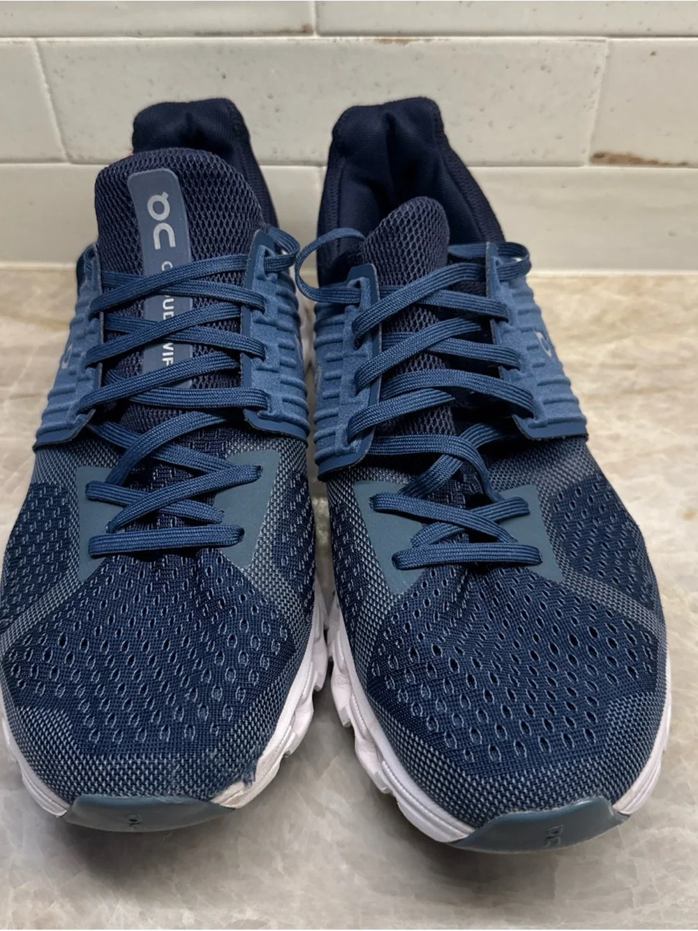 On Cloudswift Running Shoes Size 10